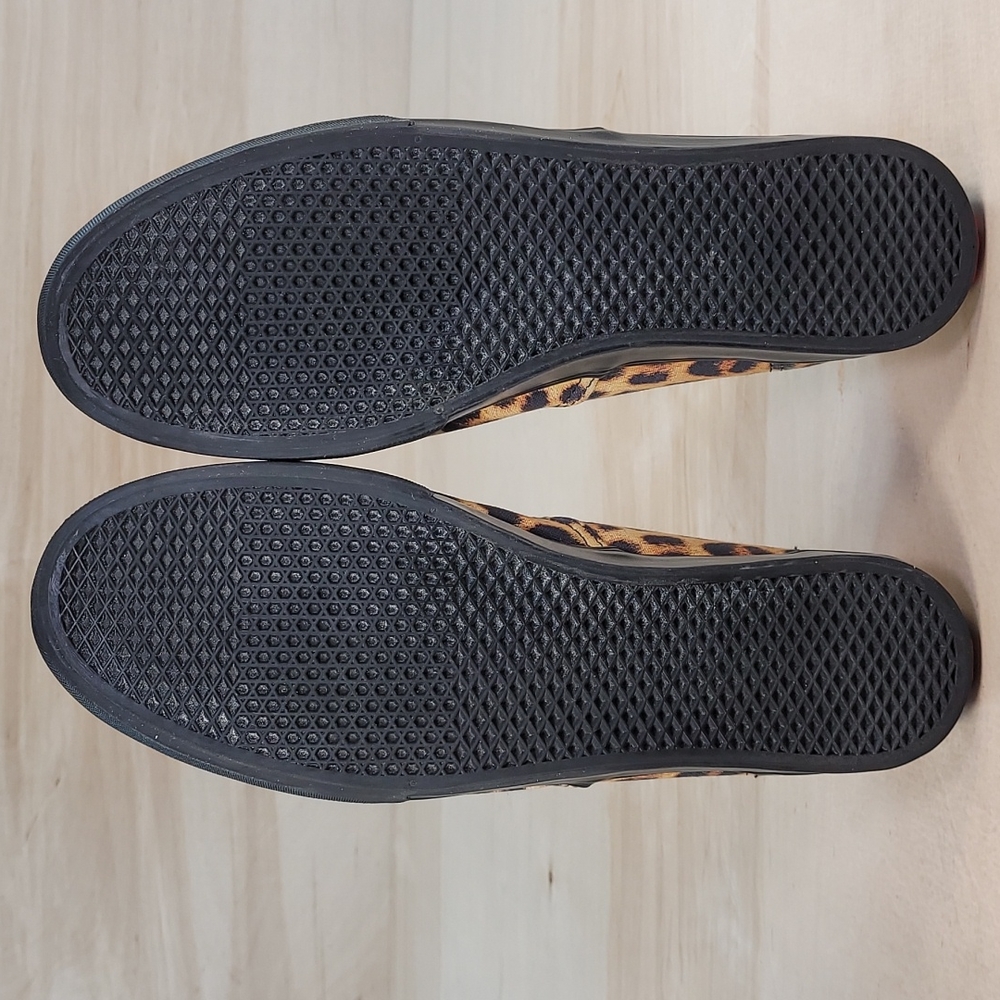 Vans Leopard-Print Low Top Sneakers in Tan and Black - Picture 7 of 10